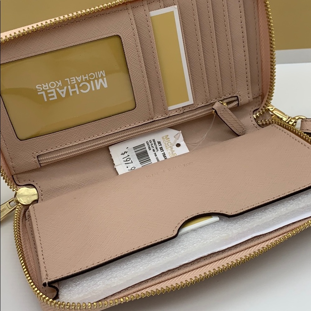 MICHAEL KORS JET SET TRAVEL LG FLAT MF PHN CASE - Picture 13 of 16
